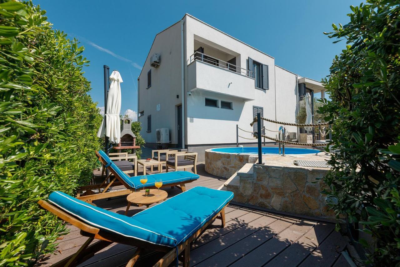 Malo Ferienvilla Privlaka, Pool, Boje, Wi-Fi, Wallbox プリヴラカ エクステリア 写真
