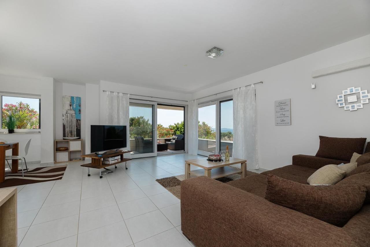 Malo Ferienvilla Privlaka, Pool, Boje, Wi-Fi, Wallbox プリヴラカ エクステリア 写真