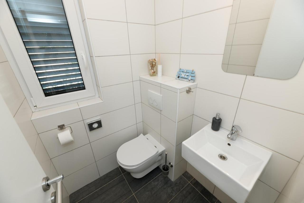 Malo Ferienvilla Privlaka, Pool, Boje, Wi-Fi, Wallbox プリヴラカ エクステリア 写真