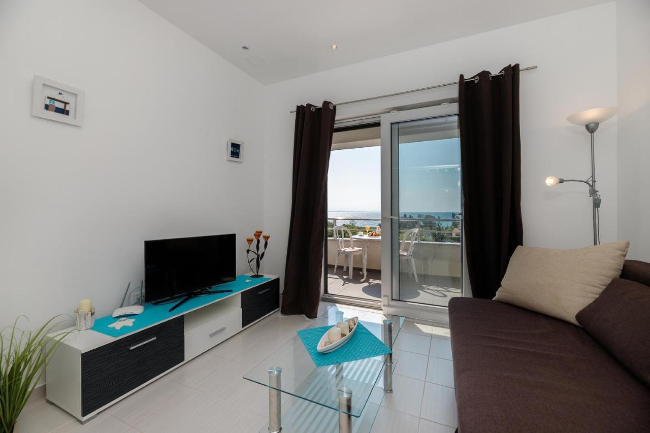 Malo Ferienvilla Privlaka, Pool, Boje, Wi-Fi, Wallbox プリヴラカ エクステリア 写真