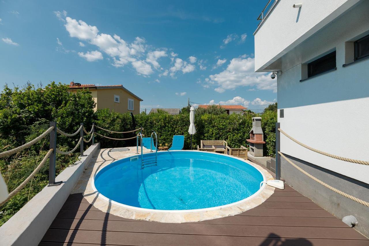 Malo Ferienvilla Privlaka, Pool, Boje, Wi-Fi, Wallbox プリヴラカ エクステリア 写真